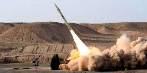 Iranul a lansat atacuri cu „zeci de rachete“ asupra a două baze americane din Irak şi ameninţă că va lovi în SUA în cazul unei riposte jpeg