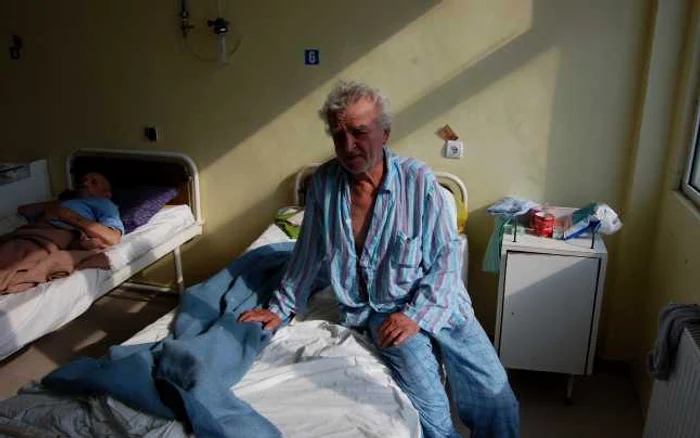 Bolnavii sunt cei care au de suferit