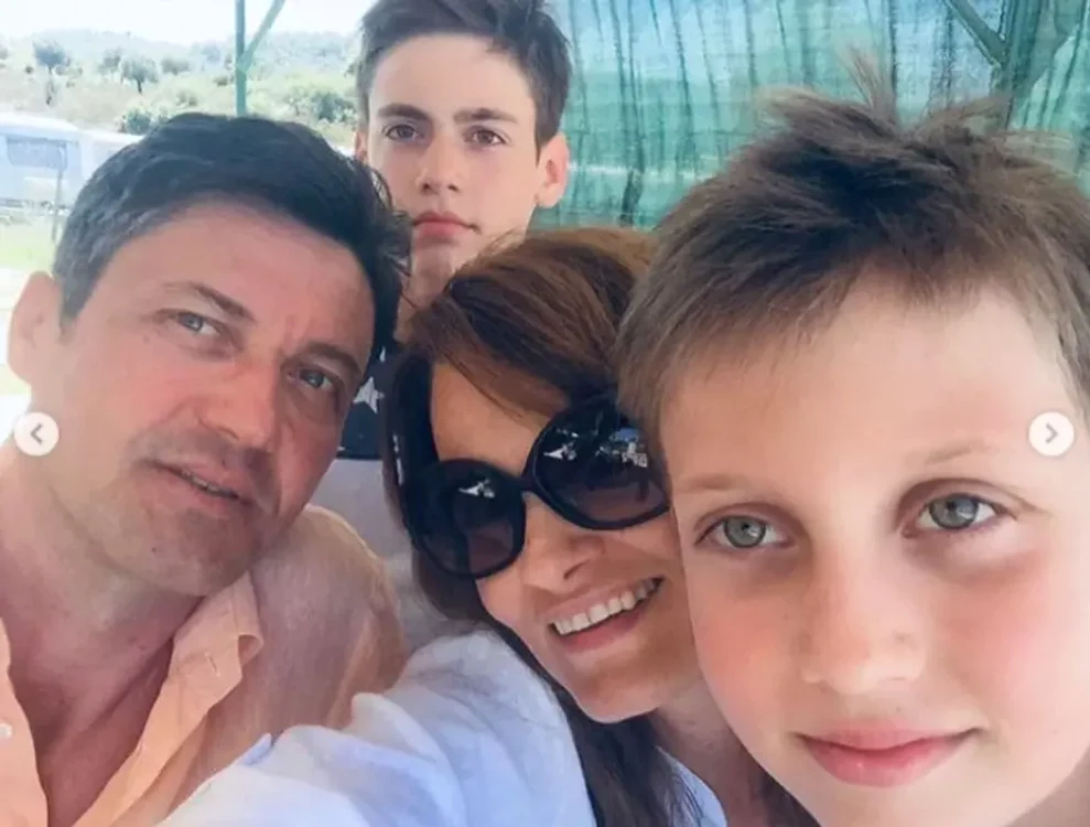 Elvira Deatcu este căsătorită de 23 de ani cu Horea Nicorici. Au împreună doi băieți, Filip și Luca