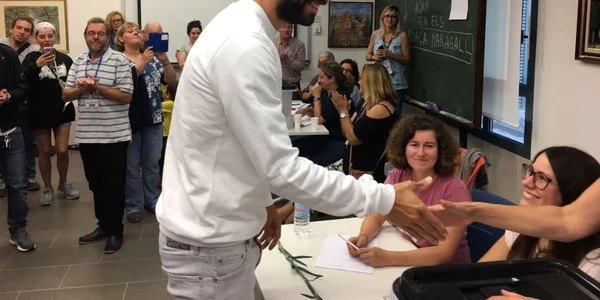 Pique vot referendum Twitter