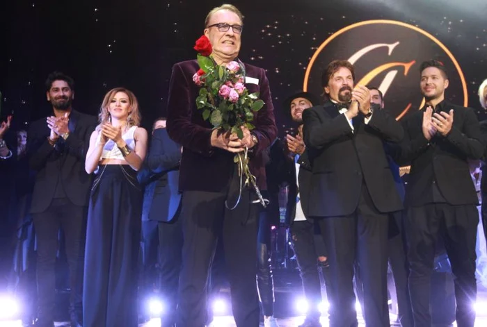 
    Gabriel Cotabiţă a fost aplaudat minute în şirfoto: Roberto Sălceanu  