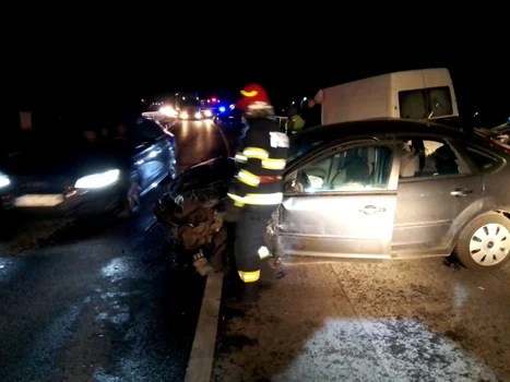 Carambol cu cinci victime pe Valea Oltului la Câineni - Vâlcea Foto Adevărul credit ISU Vâlcea