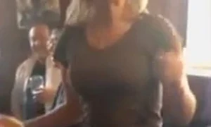 Geri Halliwell a cântat în pub  jpeg
