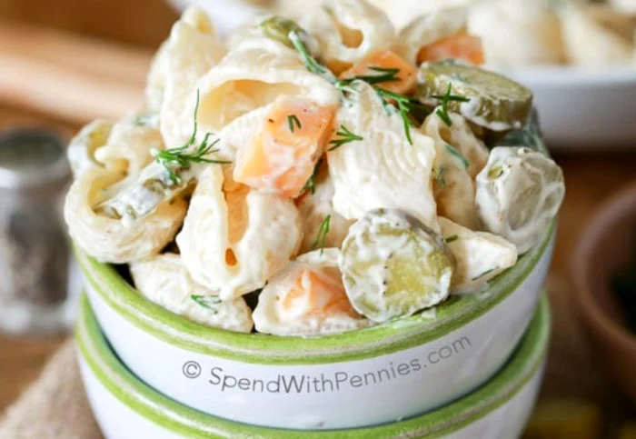 
    Răsfaţă-te cu o delicioasă salată de paste cu castraveţi muraţi!clickpoftabuna.ro  