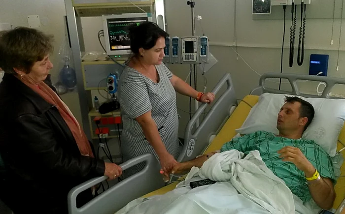 Caporalul Neagu Marcel alaturi de sotia si mama lui