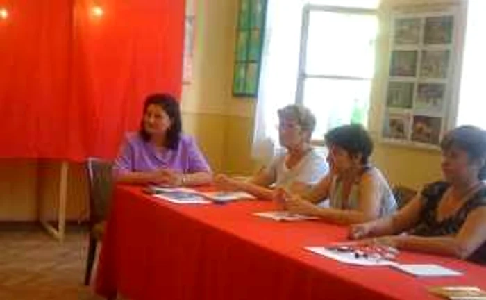 Până vineri inclusiv, pompierii trebuie să inspecteze toate secţiile de votare din judeţ (Foto: Adevărul)