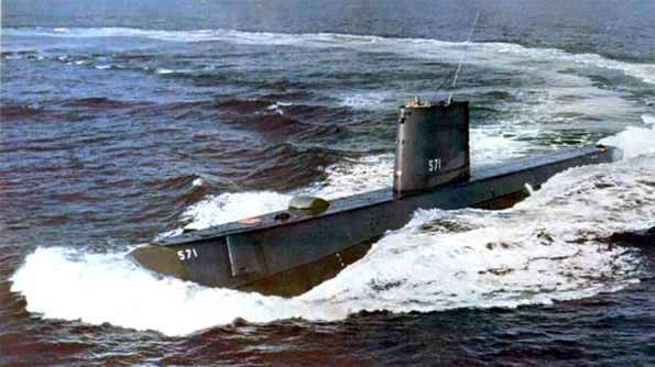 Primul submarin bazat pe energie nucleară "USS Nautilus" este lansat la apă jpeg