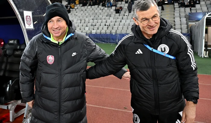 Dan Petrescu (stânga) și Ioan Ovidiu Sabău, gata pentru un nou duel (FOTO: Sportpictures)