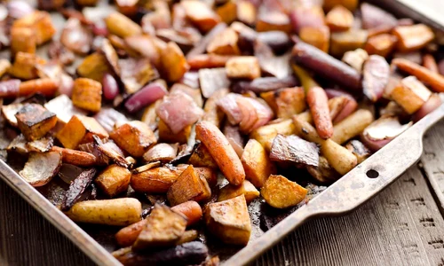 Legume radacinoase la cuptor, cu otet balsamic si mustar jpeg