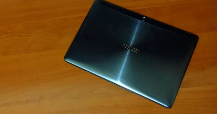 Asus Transformer Pad TF701. FOTO Răzvan Băltăreţu/Adevărul