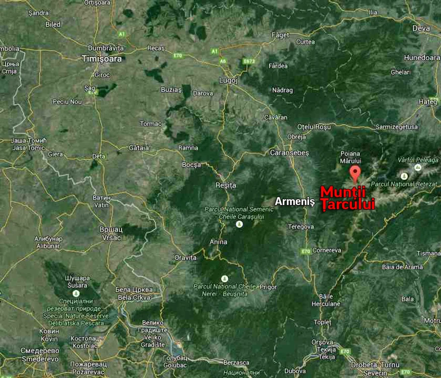 Munţii Ţarcului se află la est de comuna Armeniş