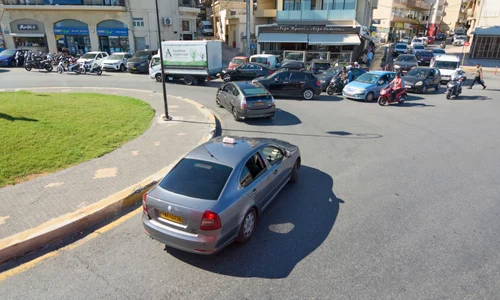 Sens giratoriu - trafic Grecia FOTO Shutterstock 