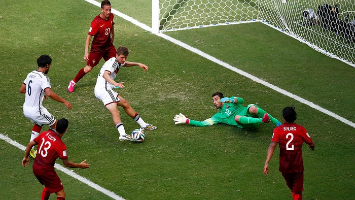 Rochie din colectia Scarlet Rose 2014 by Alina Clapa