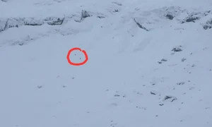 avalansa de mari dimensiuni provocata de doi schiori la balea lac zapada a ajuns dincolo de zona chioscurilor 1035407 jpeg