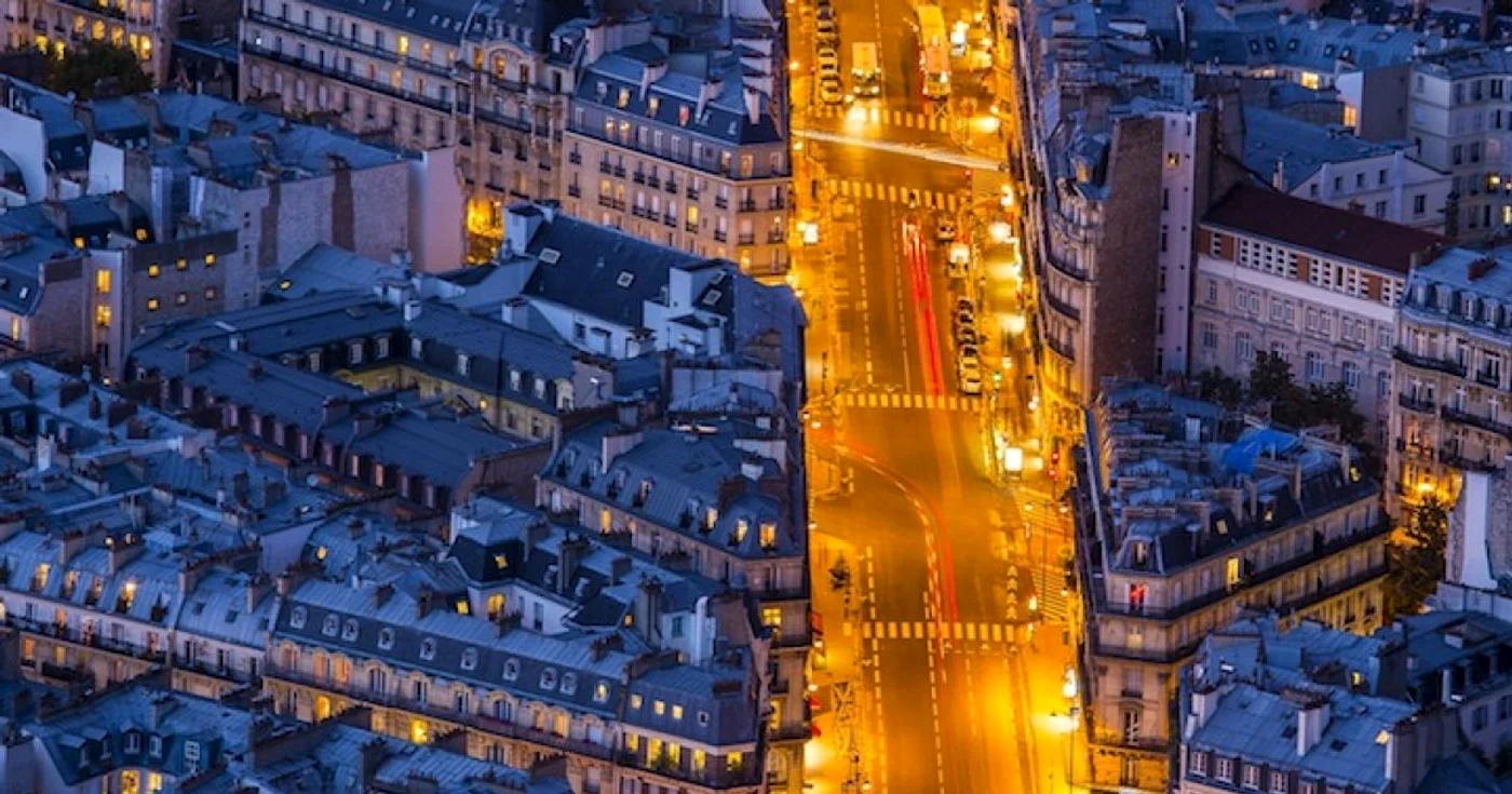 Cartierul Montparnasse, din Paris, în momentul înserării FOTO mymodernmet.com