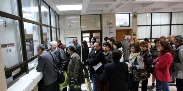 Declaraţiile de venit trebuie depuse până în 15 mai 2010