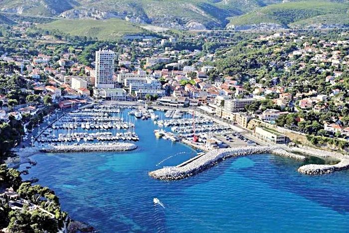 Franţa. Staţiunea Carry-le-Rouet, din apropiere de Marsilia, a găzduit primii 180 de turişti veniţi din China