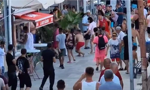 Bătaie pe o plajă din Eforie FOTO Captură video Soare Simionov / FACEBOOK
