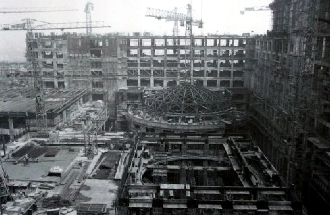 Imagine din timpul construcției Casei Poporului / foto: arhiva
