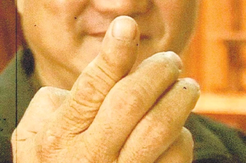 Bărbatul cu cele mai puternice degete din lume a intrat în Cartea Recordurilor