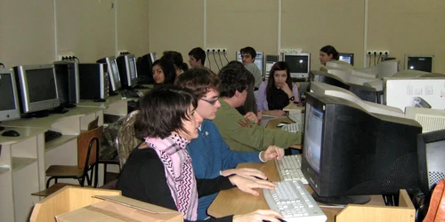 Calculatoarele vor fi folosite în terapia copiilor autişti  Foto: Arhivă