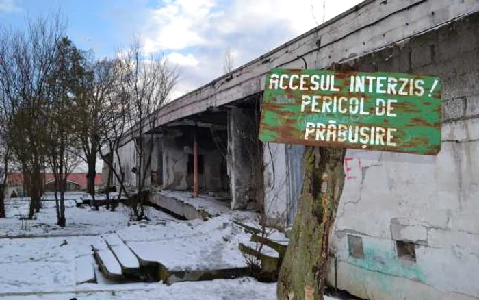 Această clădire era cândva emblematică pentru cartierul Ţiglina I Foto: Marius Mototolea