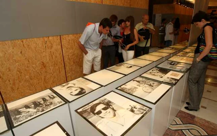 Expoziţia în cinstea lui Dumitru Prunariu a fost deschisă