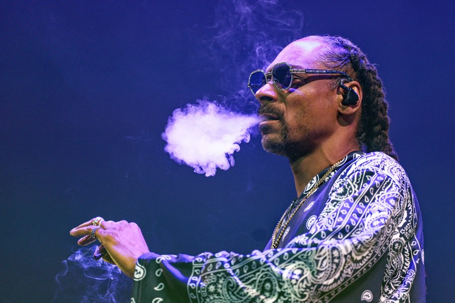 Snoop Dogg spune că renunță la fumat. Reacția fanilor: „Snoop fără fum este ca...”