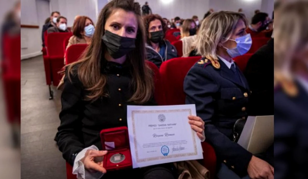 Roxana Roman, cetățean național. Sursa foto: Facebook