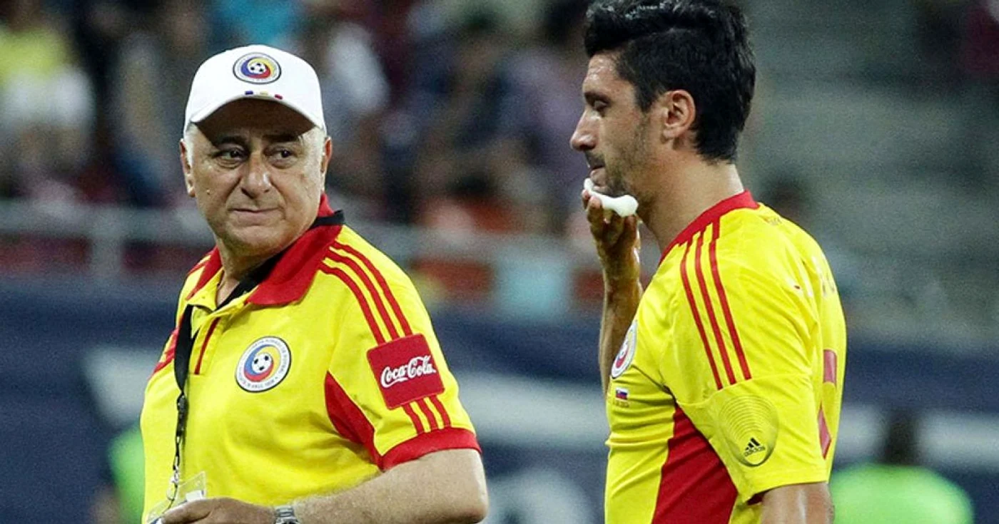Pompiliu Popescu (stânga)