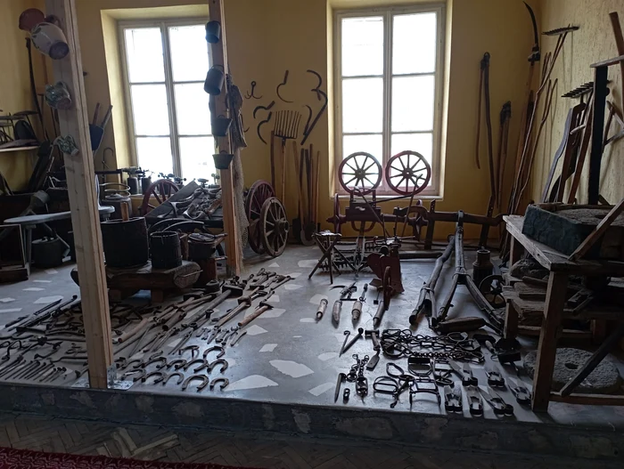 O parte a expoziției etnografice FOTO Cosmin Zamfirache