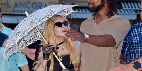 madonna la bratul noului iubit png