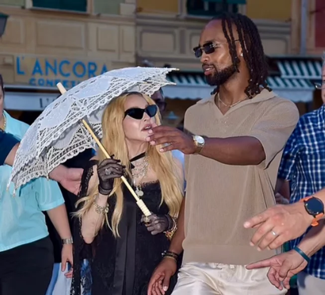 Madonna și noul iubit,  Akeem Morris FOTO: X
