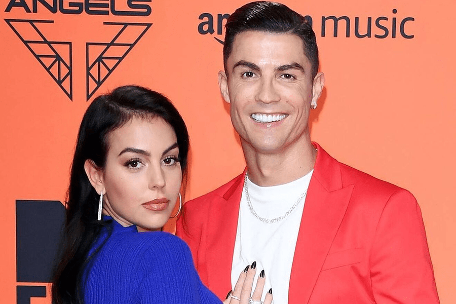 Arabii șochează: Ce au trecut în viza Georginei, concubina lui Cristiano Ronaldo FOTO