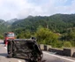 Accident pe Valea Oltului DN7 - E81 la la Proieni - Brezoi maşină răsturnată Foto Adevărul 