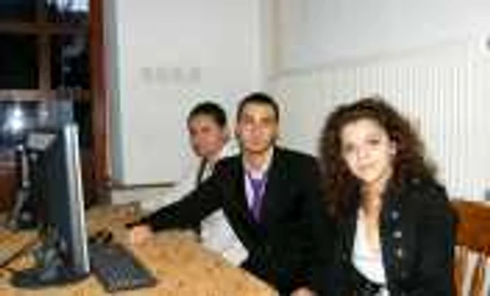 Mădălina Sârbu, Ionuţ Pripici şi Alexandra Spineanu au realizat cel mai frumos site al şcolii