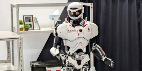 robot japonez jpg