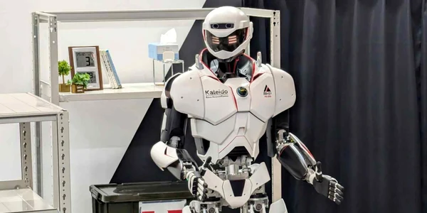 robot japonez jpg
