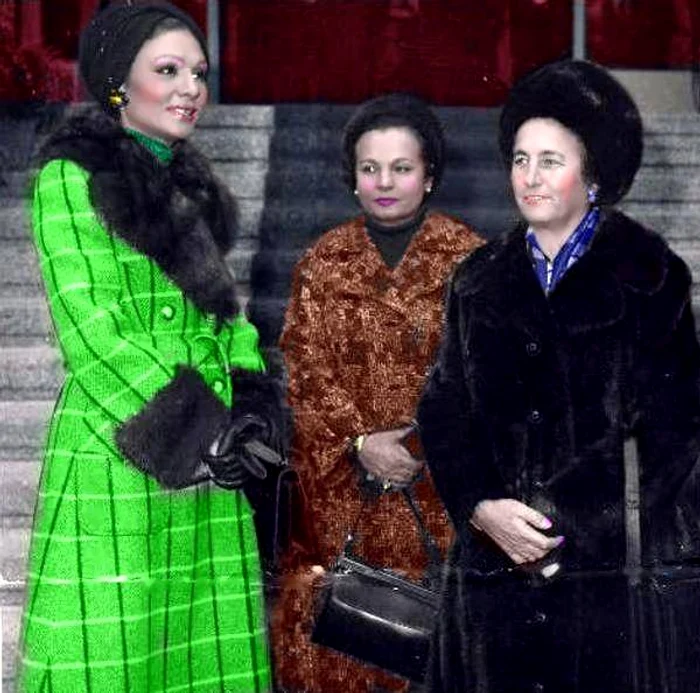 Elenei Ceaușescu îi plăcea să fie în pas cu moda, mai ales când se întâlnea cu alte soții de președinți de stat