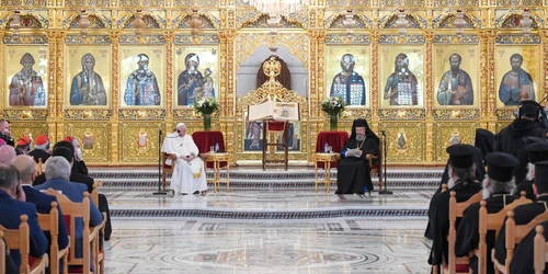 Arhiepiscopul Chrysostomos II si Papa Francisc la Catedrala Ortodoxa din Nicosia FOTO EPA-EFE