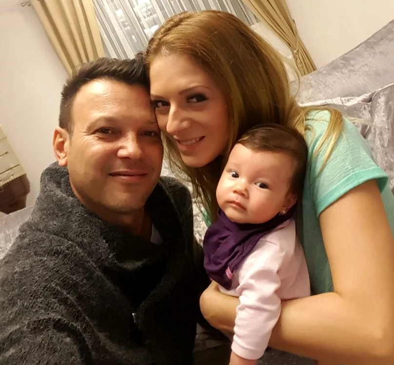 
    Dan Denes și soția lui, Raluca, se bucură de cel mai frumos cadou din viața lor, NicoleFoto: arhiva personală  