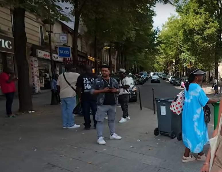 Scene șocante surprinse la Paris: român vânat de traficanții care voiau să-l linșeze. „Omoară-l dacă mai filmează”