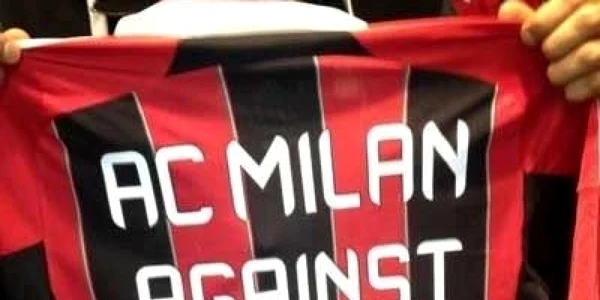 tricou antirasism acmilan foto acmilan.com