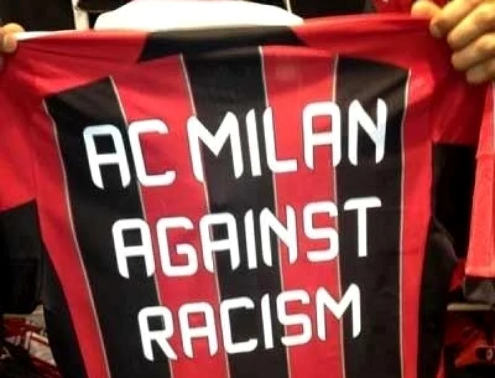 Tricoul care va fi purtat de milanezi în partida de duminică seară. FOTO acmilan.com