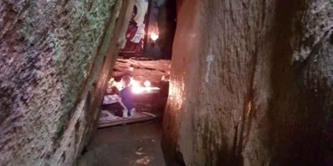 Pestera Sfintei Teodora de la Sihla FOTO Calin Gavrilaş
