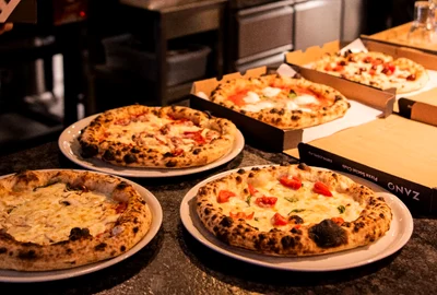 România are două pizzerii în prestigiosul ghid 50 Top Pizza Europa. Un local din Iași conduce clasamentul național pizza ZANO Iasi FOTO Facebook/Zano
