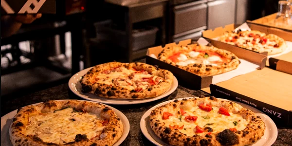 România are două pizzerii în prestigiosul ghid 50 Top Pizza Europa. Un local din Iași conduce clasamentul național pizza ZANO Iasi FOTO Facebook/Zano