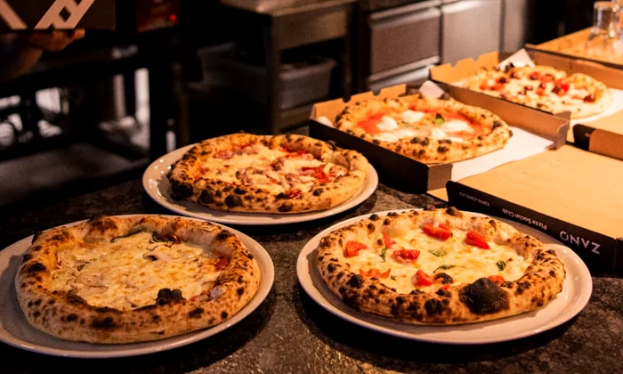 România are două pizzerii în prestigiosul ghid 50 Top Pizza Europa. Un local din Iași conduce clasamentul național pizza ZANO Iasi FOTO Facebook/Zano