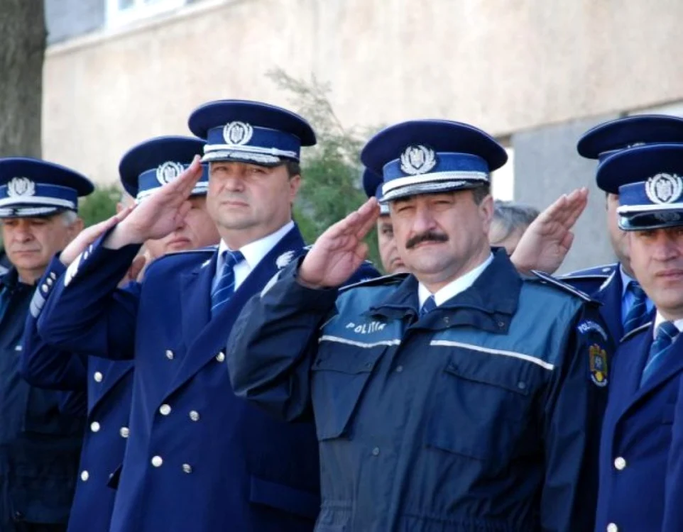 Comisarul şef Mihai Stoian este acuzat că a agresat fizic şi verbal o colegă