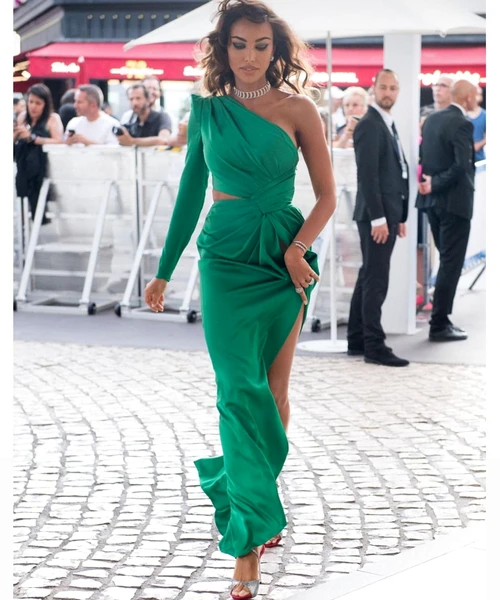 Mădălina Ghenea la Cannes jpg